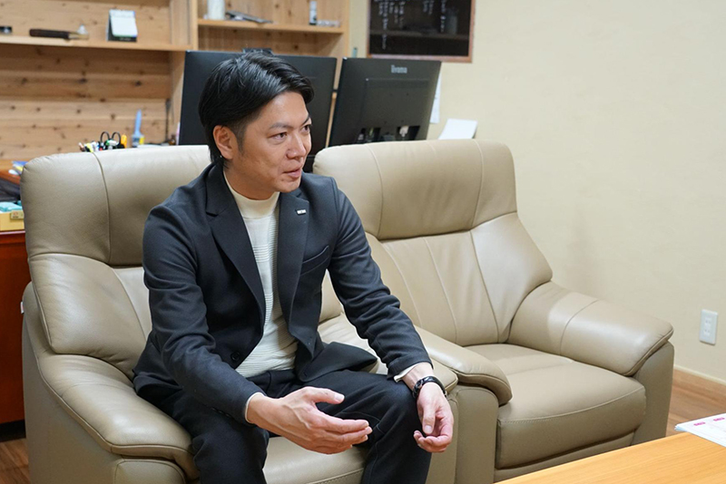 白石担当者へ「顔が見える安心感」について語る大心産業株式会社の小野様